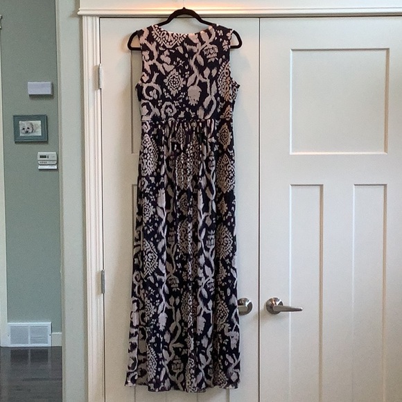 Elegant & fully lined mesh Maxi dress Size 10 - Picture 6 of 9